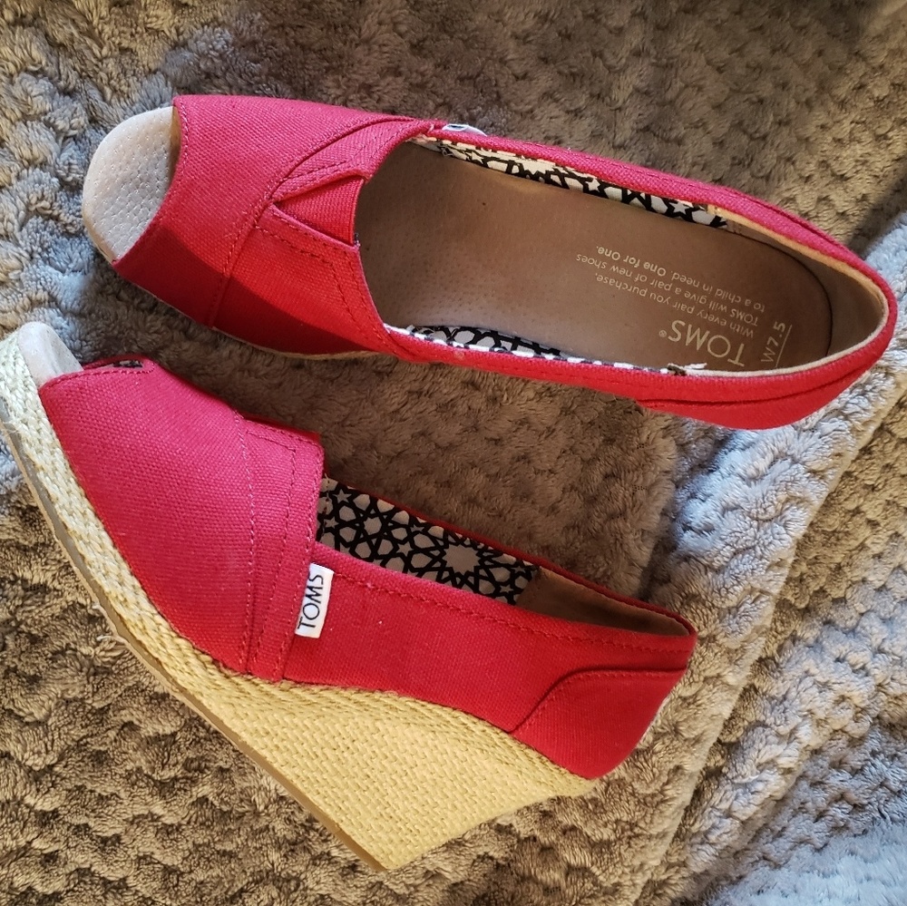 TOMS Wedge Shoe